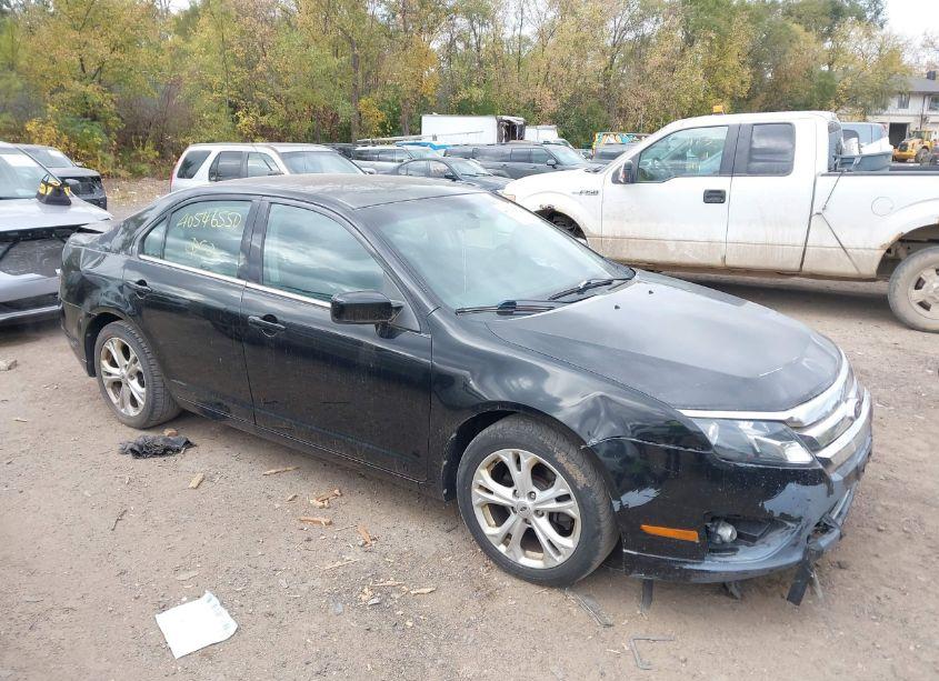2012 Ford Fusion SE (VIN 3FAHP0HA1CR120704) main photo