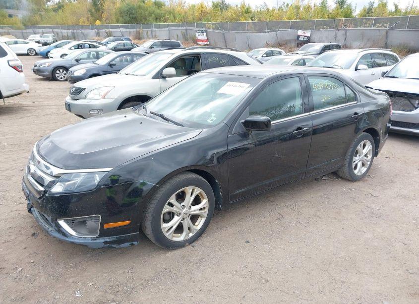 Photo 2 of 2012 Ford Fusion SE (VIN 3FAHP0HA1CR120704)