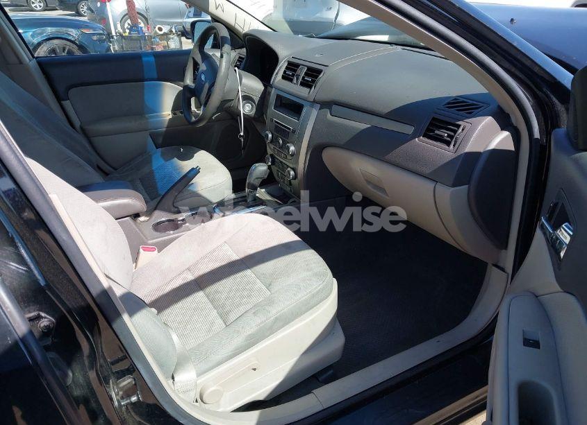 Photo 5 of 2012 Ford Fusion SE (VIN 3FAHP0HA1CR130424)