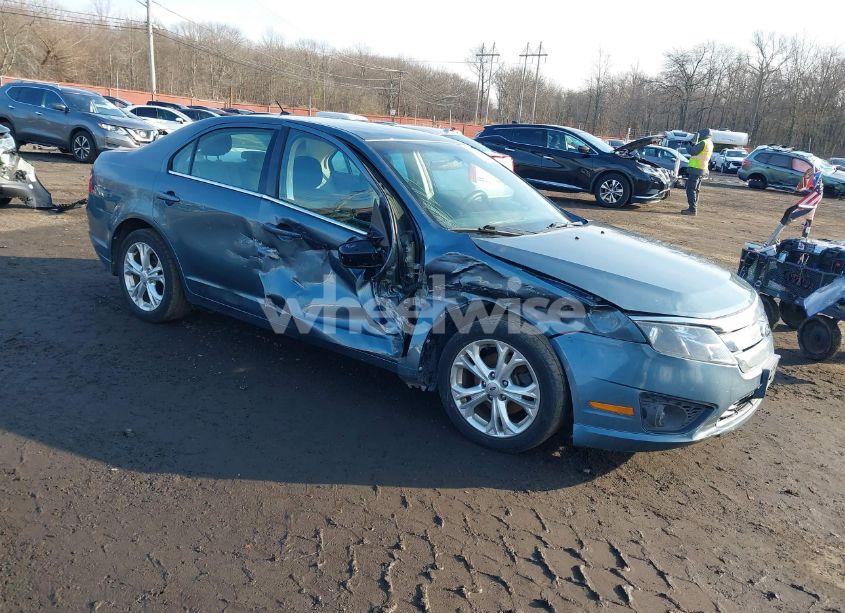 2012 Ford Fusion SE (VIN 3FAHP0HA1CR140631) main photo