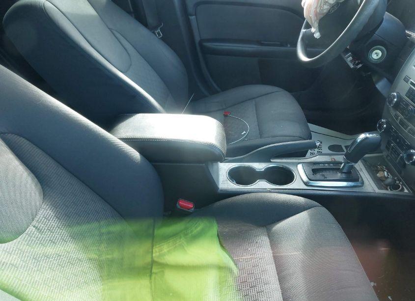 Photo 5 of 2012 Ford Fusion SE (VIN 3FAHP0HA1CR143335)