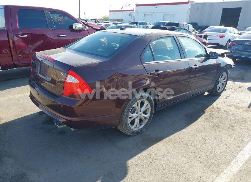 Photo 4 of 2012 Ford Fusion SE (VIN 3FAHP0HA1CR171765)