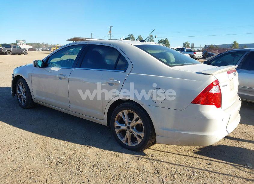 Photo 3 of 2012 Ford Fusion SE (VIN 3FAHP0HA1CR176187)