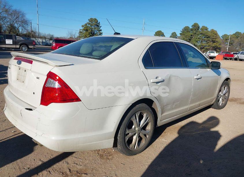 Photo 4 of 2012 Ford Fusion SE (VIN 3FAHP0HA1CR176187)