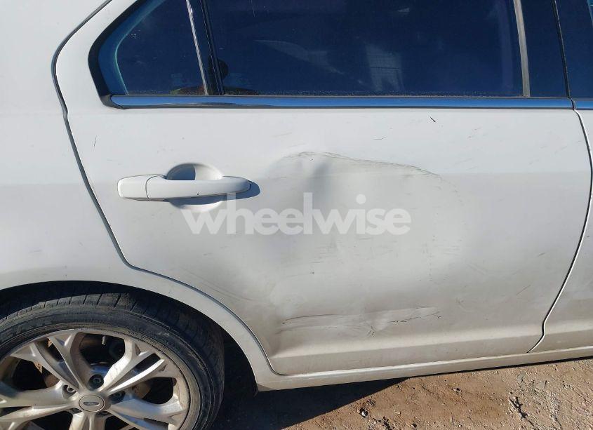 Photo 6 of 2012 Ford Fusion SE (VIN 3FAHP0HA1CR176187)