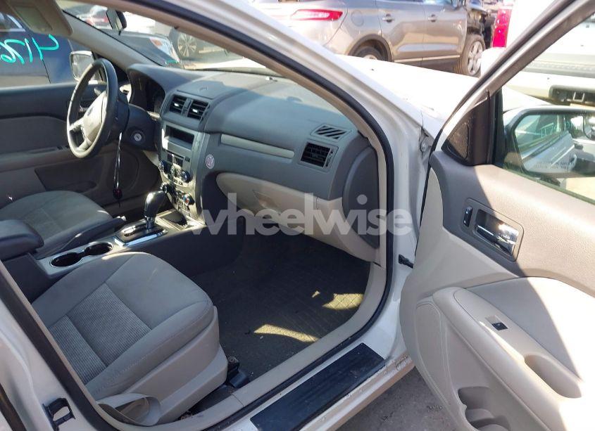 Photo 5 of 2012 Ford Fusion SE (VIN 3FAHP0HA1CR206501)