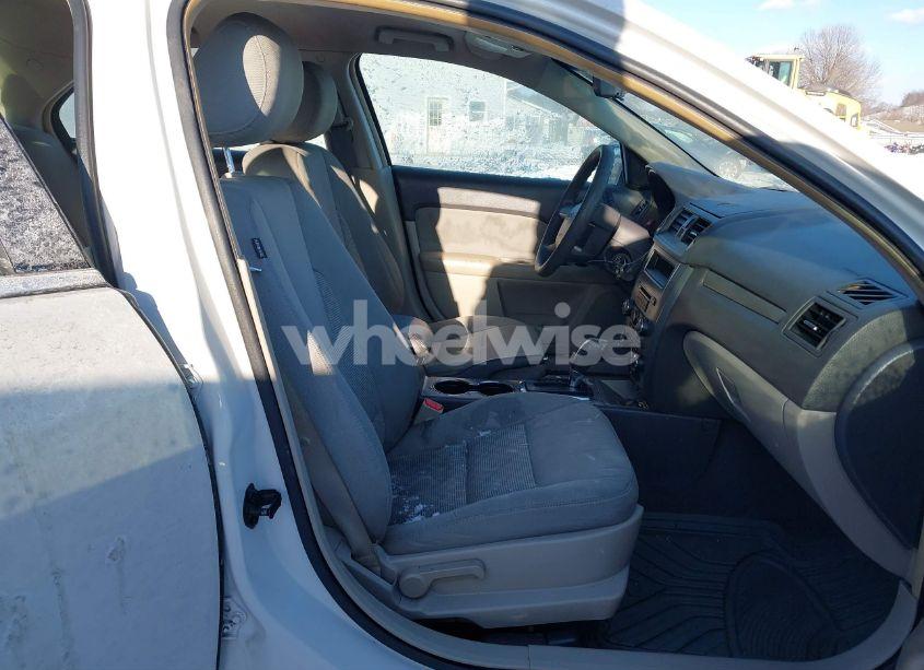 Photo 5 of 2012 Ford Fusion SE (VIN 3FAHP0HA1CR220236)