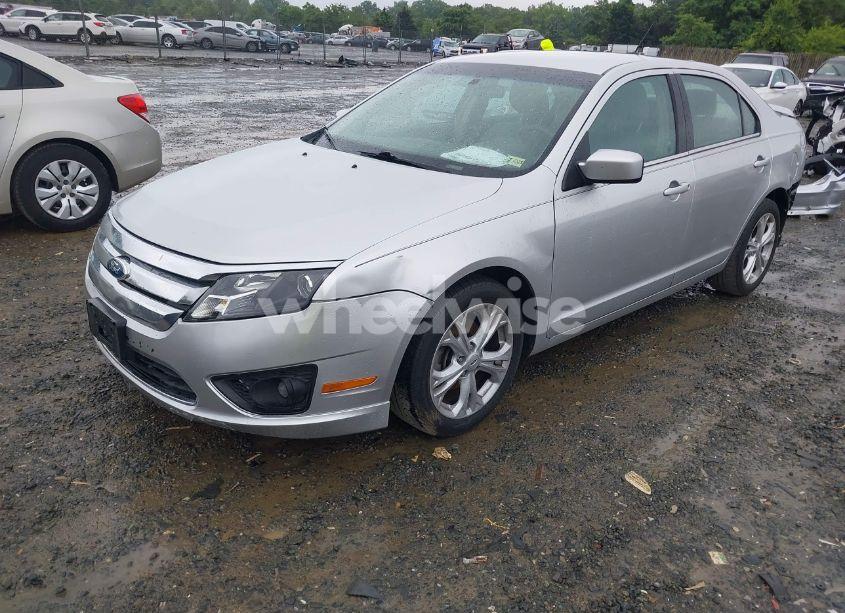 Photo 2 of 2012 Ford Fusion SE (VIN 3FAHP0HA1CR221807)