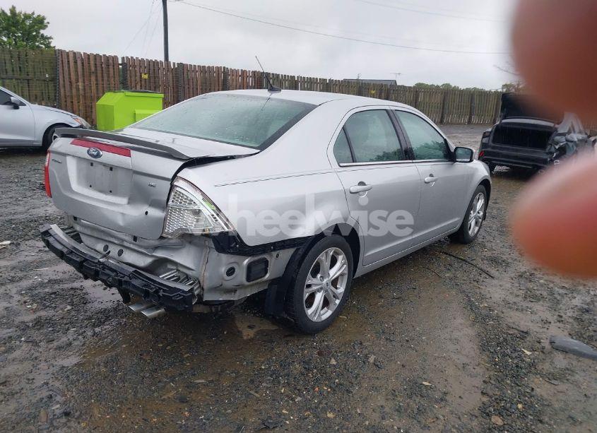 Photo 4 of 2012 Ford Fusion SE (VIN 3FAHP0HA1CR221807)