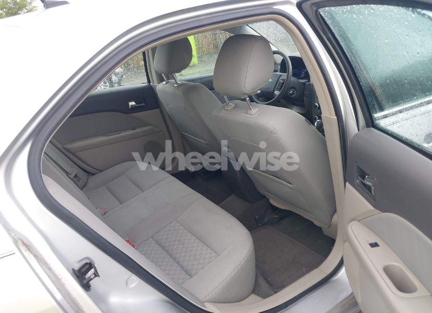 Photo 8 of 2012 Ford Fusion SE (VIN 3FAHP0HA1CR221807)