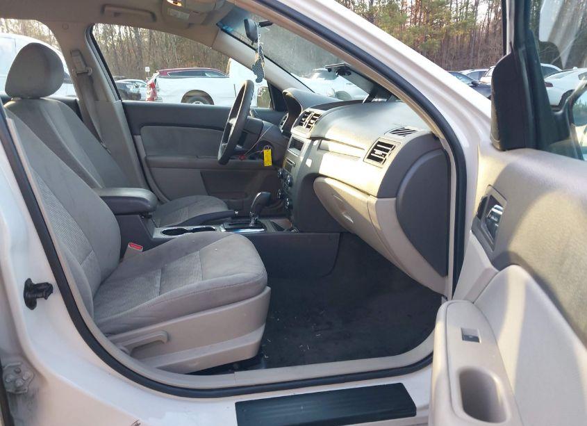 Photo 5 of 2012 Ford Fusion SE (VIN 3FAHP0HA1CR226960)