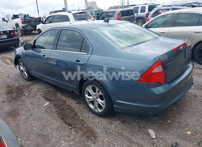 Photo 3 of 2012 Ford Fusion SE (VIN 3FAHP0HA1CR232712)