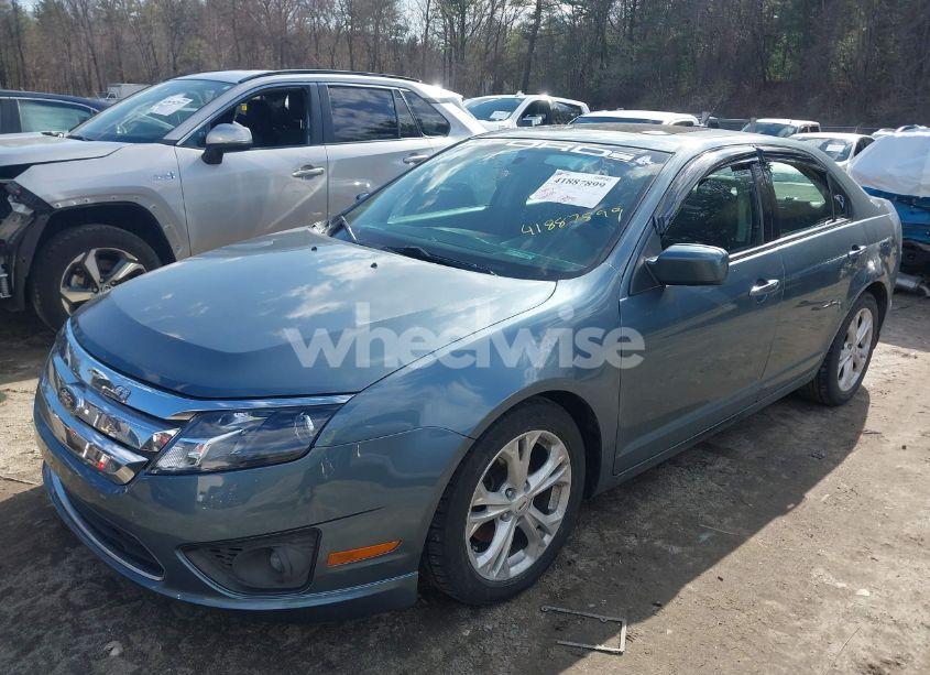 Photo 2 of 2012 Ford Fusion SE (VIN 3FAHP0HA1CR324919)