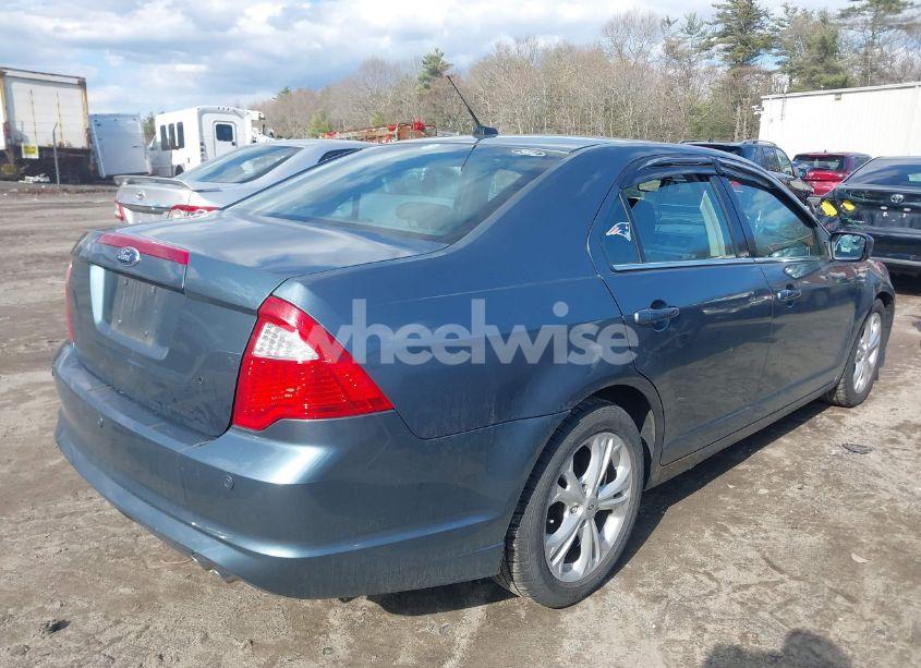 Photo 4 of 2012 Ford Fusion SE (VIN 3FAHP0HA1CR324919)