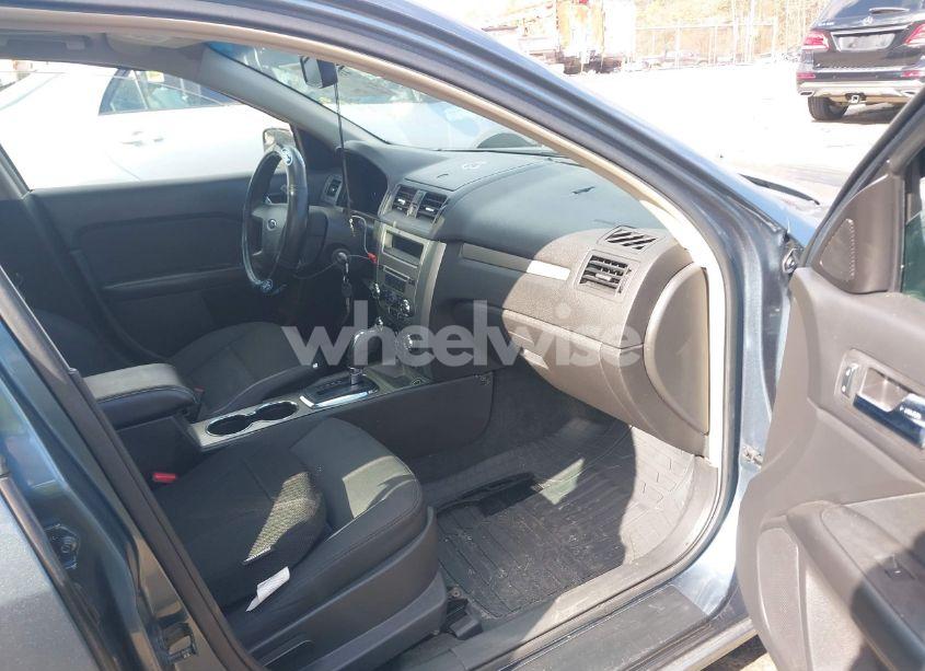 Photo 5 of 2012 Ford Fusion SE (VIN 3FAHP0HA1CR324919)