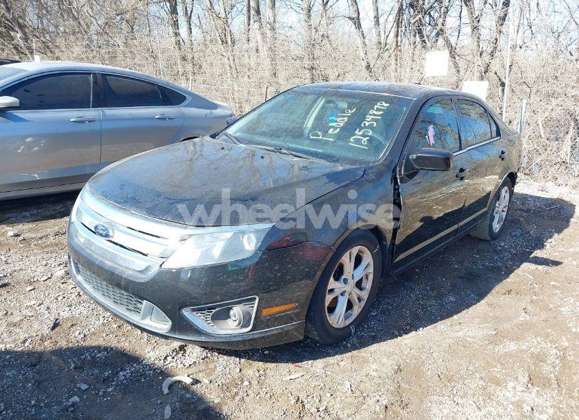 Photo 2 of 2012 Ford Fusion SE (VIN 3FAHP0HA1CR344863)