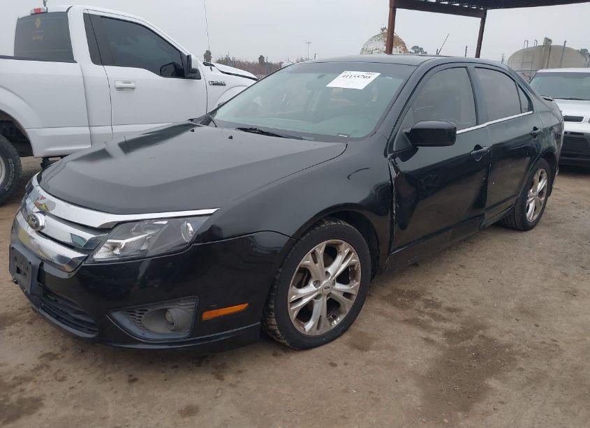 Photo 2 of 2012 Ford Fusion SE (VIN 3FAHP0HA1CR364711)