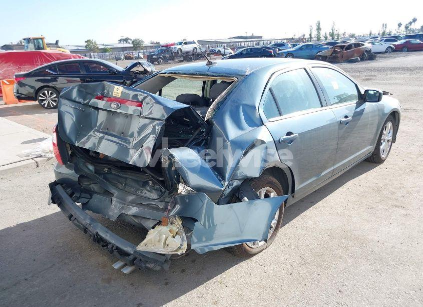 Photo 4 of 2012 Ford Fusion SE (VIN 3FAHP0HA1CR419593)