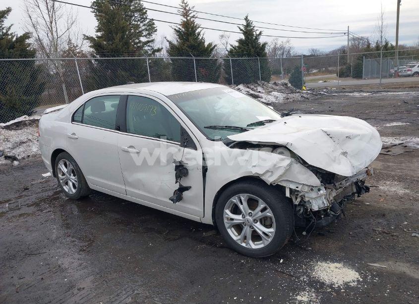 2012 Ford Fusion SE (VIN 3FAHP0HA1CR429220) main photo