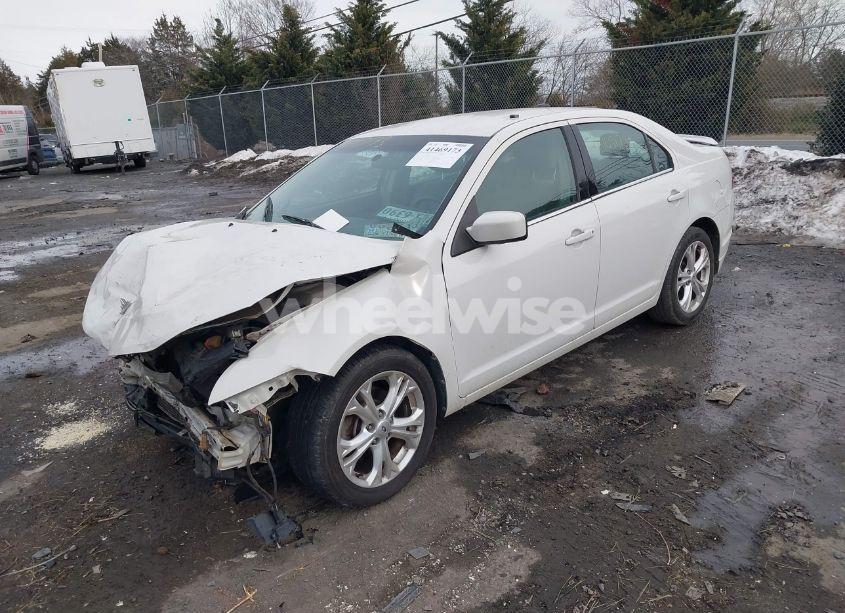 Photo 2 of 2012 Ford Fusion SE (VIN 3FAHP0HA1CR429220)