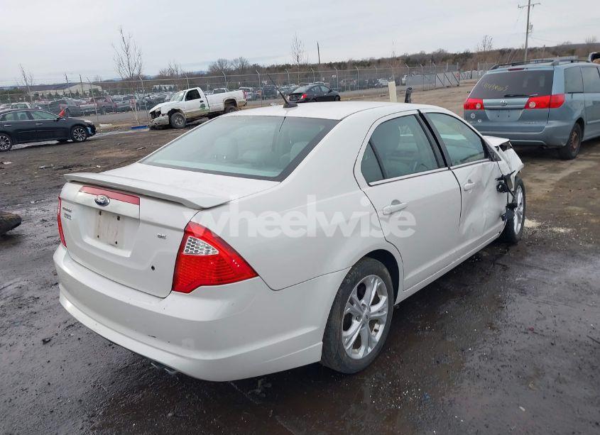 Photo 4 of 2012 Ford Fusion SE (VIN 3FAHP0HA1CR429220)