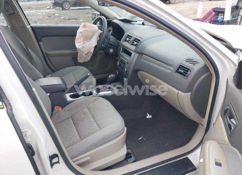 Photo 5 of 2012 Ford Fusion SE (VIN 3FAHP0HA1CR429220)