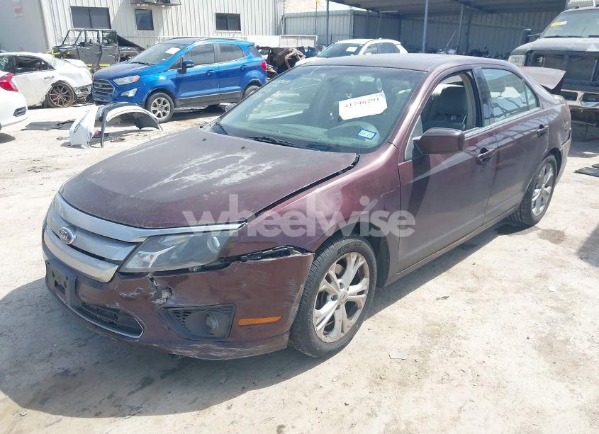 Photo 2 of 2012 Ford Fusion SE (VIN 3FAHP0HA1CR436376)
