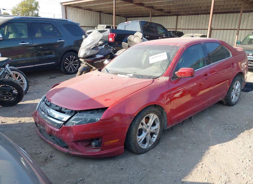 Photo 2 of 2012 Ford Fusion SE (VIN 3FAHP0HA1CR437494)