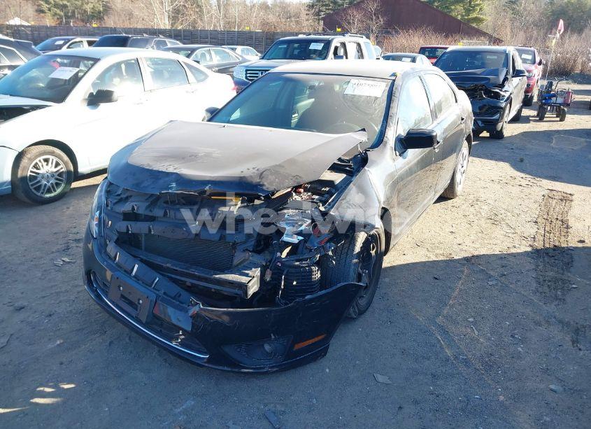 Photo 2 of 2010 Ford Fusion SE (VIN 3FAHP0HA2AR107909)