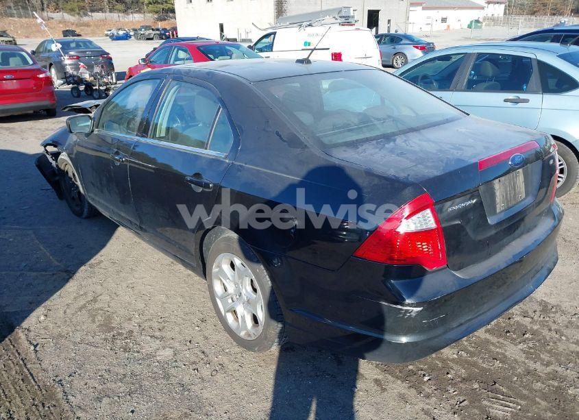Photo 3 of 2010 Ford Fusion SE (VIN 3FAHP0HA2AR107909)