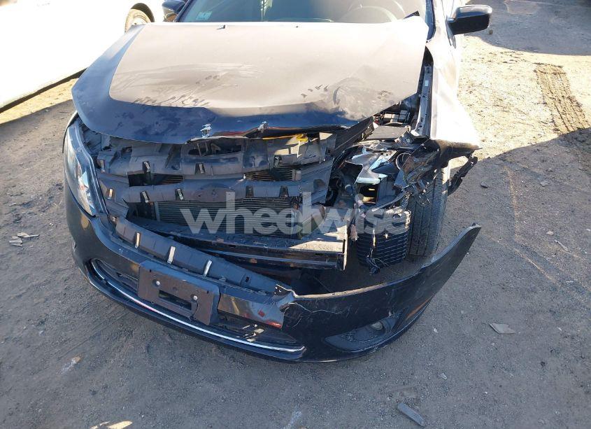 Photo 6 of 2010 Ford Fusion SE (VIN 3FAHP0HA2AR107909)