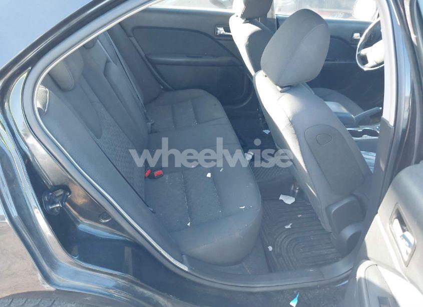 Photo 8 of 2010 Ford Fusion SE (VIN 3FAHP0HA2AR107909)