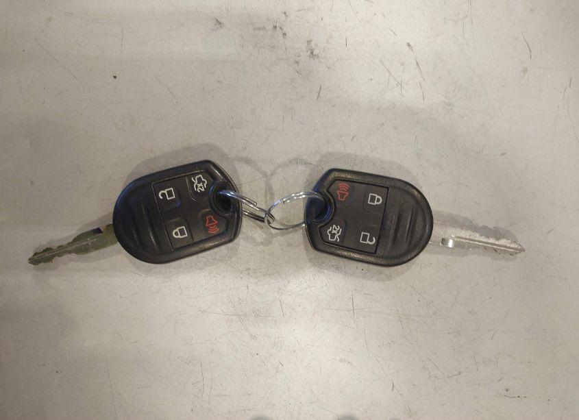 Photo 11 of 2010 Ford Fusion SE (VIN 3FAHP0HA2AR131997)