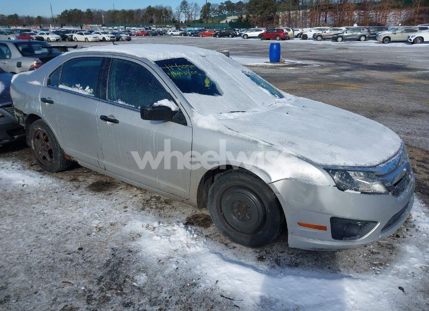 2010 Ford Fusion SE (VIN 3FAHP0HA2AR133412) main photo