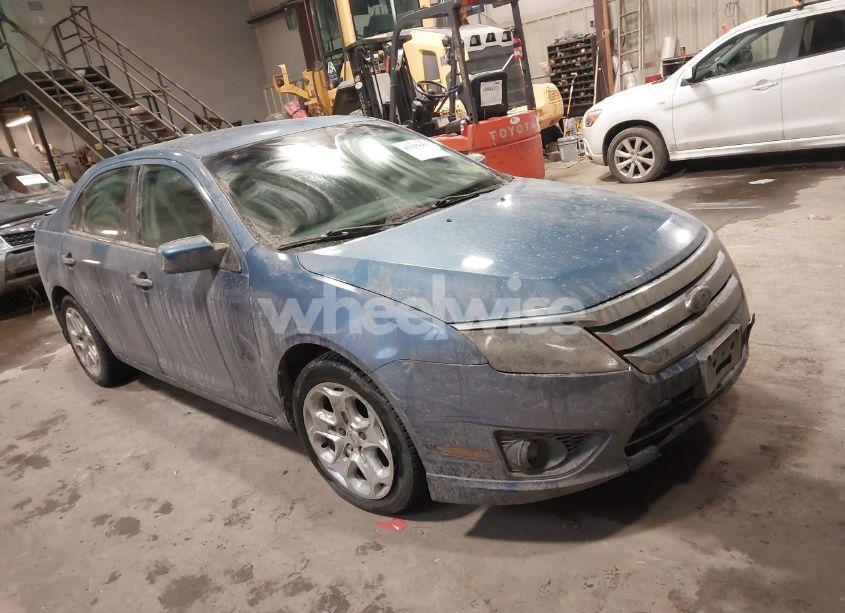 2010 Ford Fusion SE (VIN 3FAHP0HA2AR142000) main photo