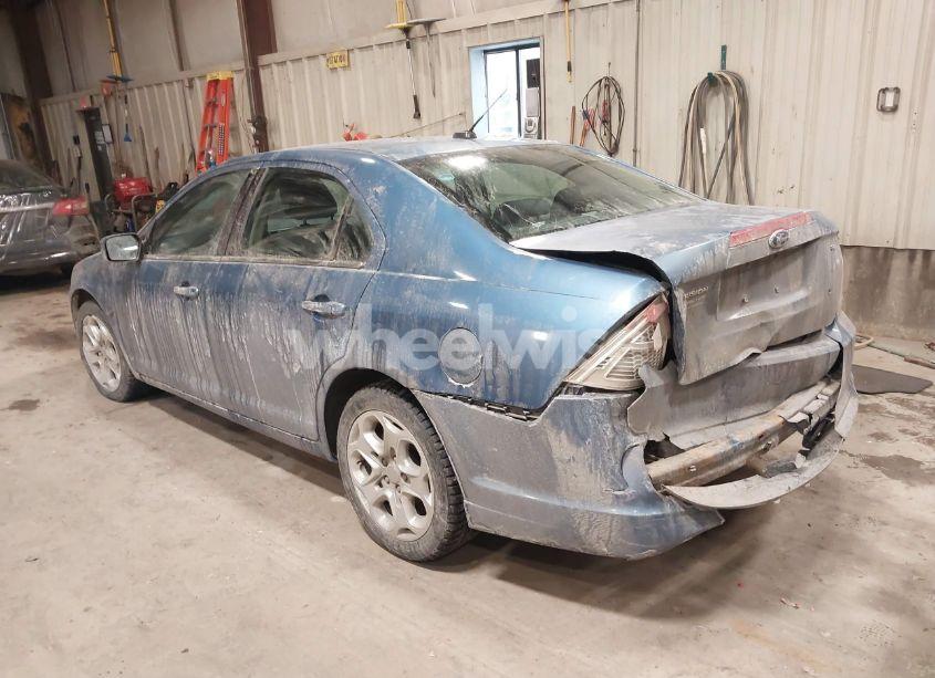 Photo 3 of 2010 Ford Fusion SE (VIN 3FAHP0HA2AR142000)
