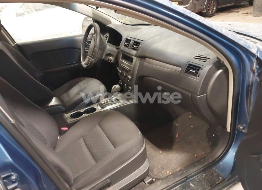 Photo 5 of 2010 Ford Fusion SE (VIN 3FAHP0HA2AR142000)