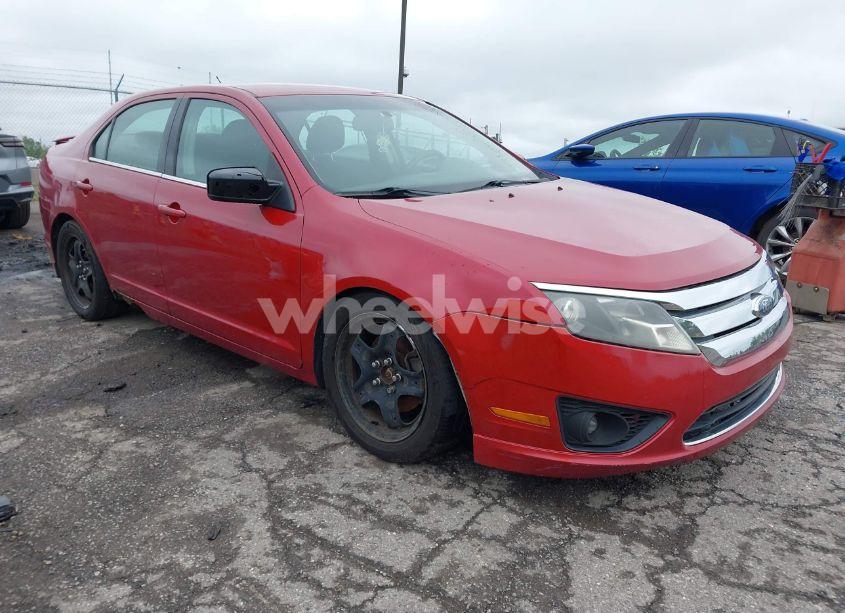 2010 Ford Fusion SE (VIN 3FAHP0HA2AR170198) main photo