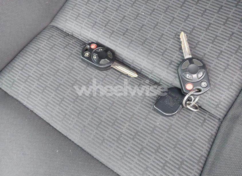 Photo 11 of 2010 Ford Fusion SE (VIN 3FAHP0HA2AR170198)