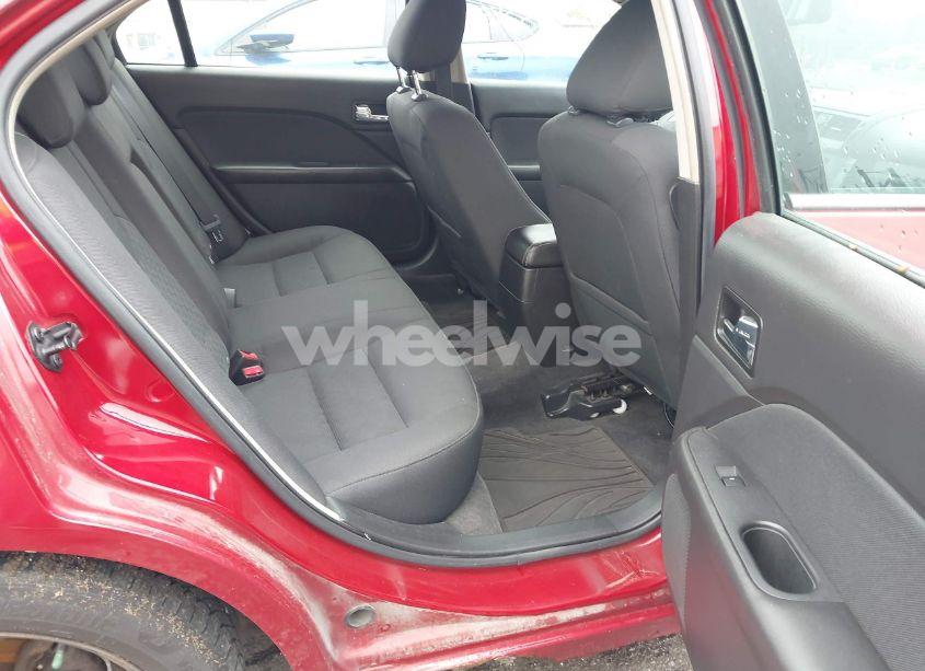 Photo 8 of 2010 Ford Fusion SE (VIN 3FAHP0HA2AR170198)