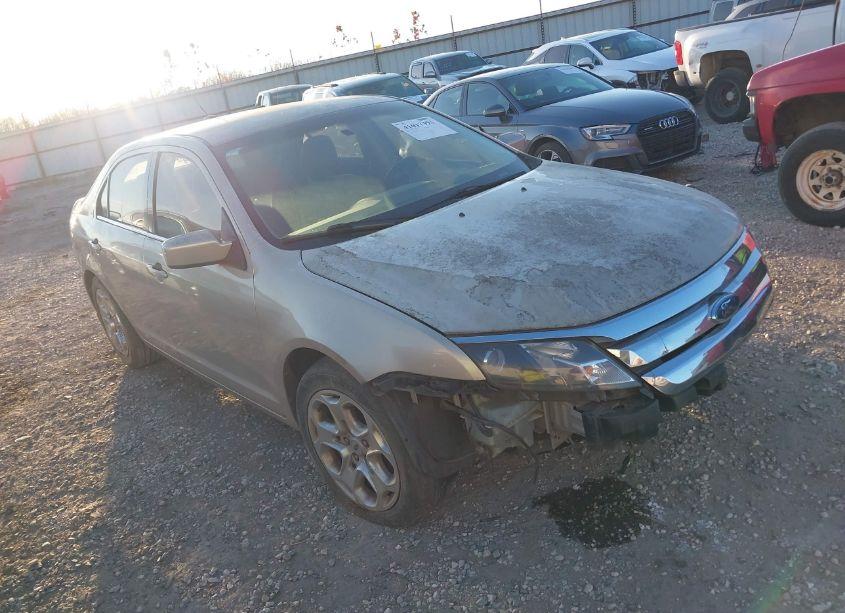 2010 Ford Fusion SE (VIN 3FAHP0HA2AR186207) main photo