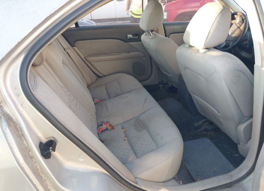 Photo 8 of 2010 Ford Fusion SE (VIN 3FAHP0HA2AR186207)