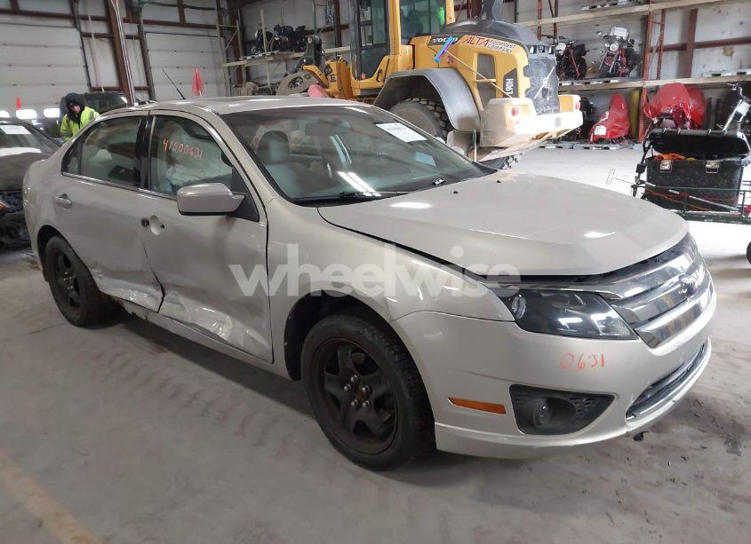 2010 Ford Fusion SE (VIN 3FAHP0HA2AR274142) main photo
