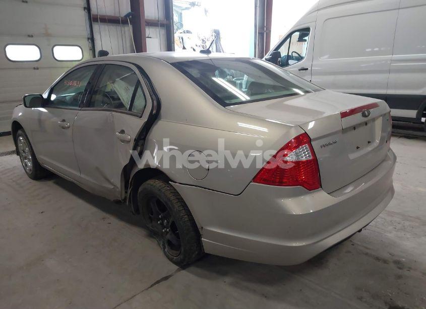 Photo 3 of 2010 Ford Fusion SE (VIN 3FAHP0HA2AR274142)