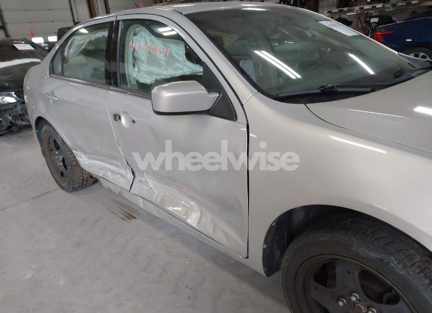 Photo 6 of 2010 Ford Fusion SE (VIN 3FAHP0HA2AR274142)