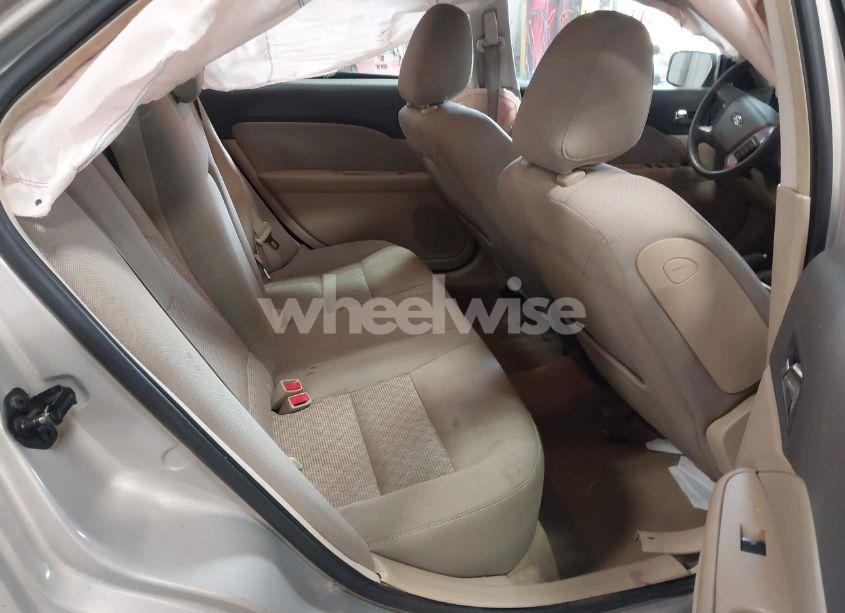 Photo 8 of 2010 Ford Fusion SE (VIN 3FAHP0HA2AR274142)