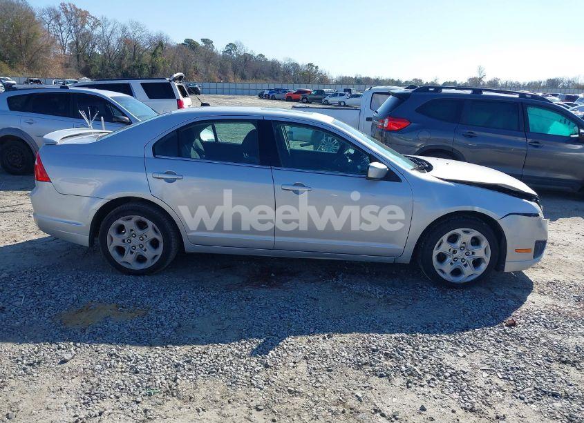 Photo 13 of 2010 Ford Fusion SE (VIN 3FAHP0HA2AR279874)
