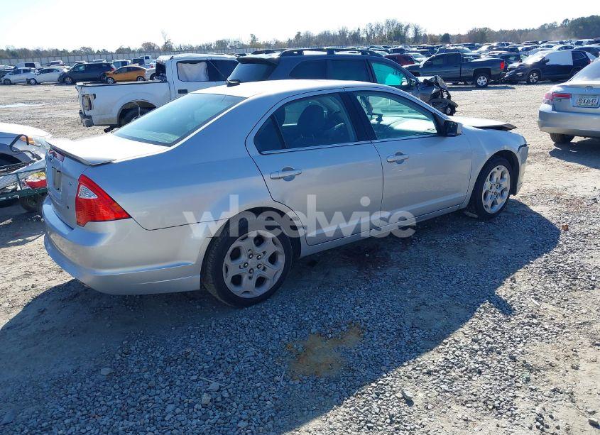 Photo 4 of 2010 Ford Fusion SE (VIN 3FAHP0HA2AR279874)