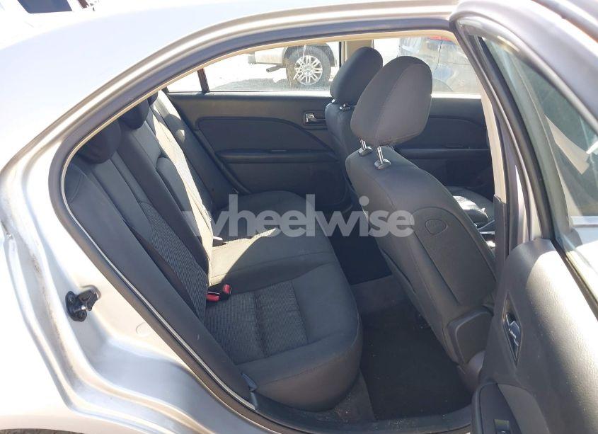 Photo 8 of 2010 Ford Fusion SE (VIN 3FAHP0HA2AR279874)