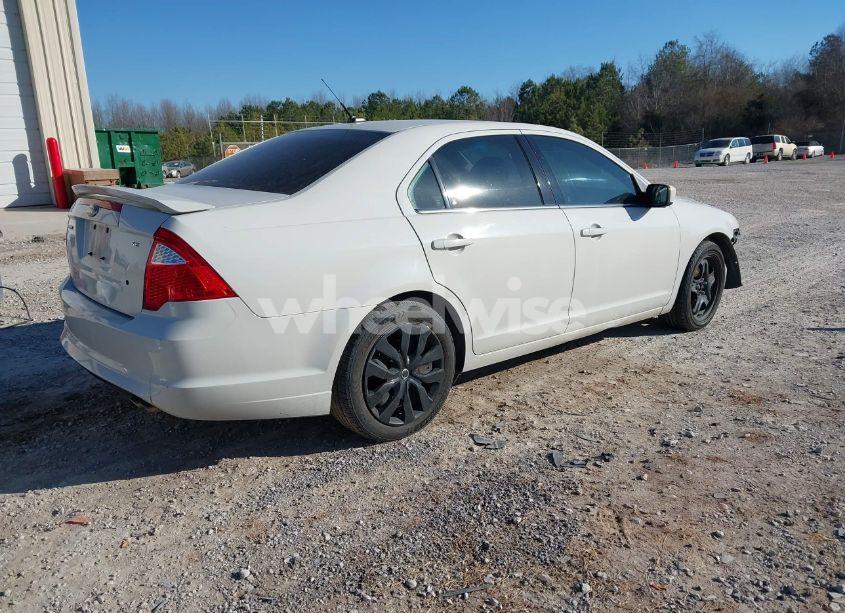 Photo 4 of 2010 Ford Fusion SE (VIN 3FAHP0HA2AR304949)